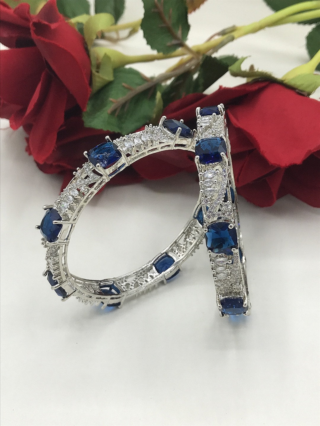 DIAMOND BAGLE/KARA