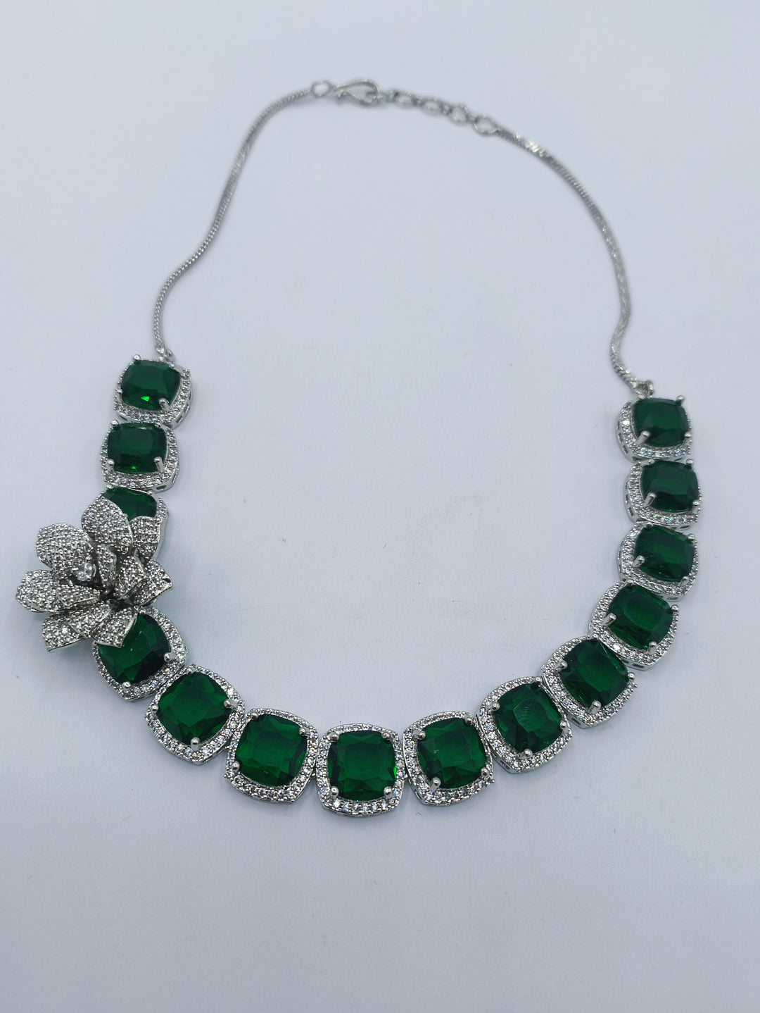 marvelous american  necklace