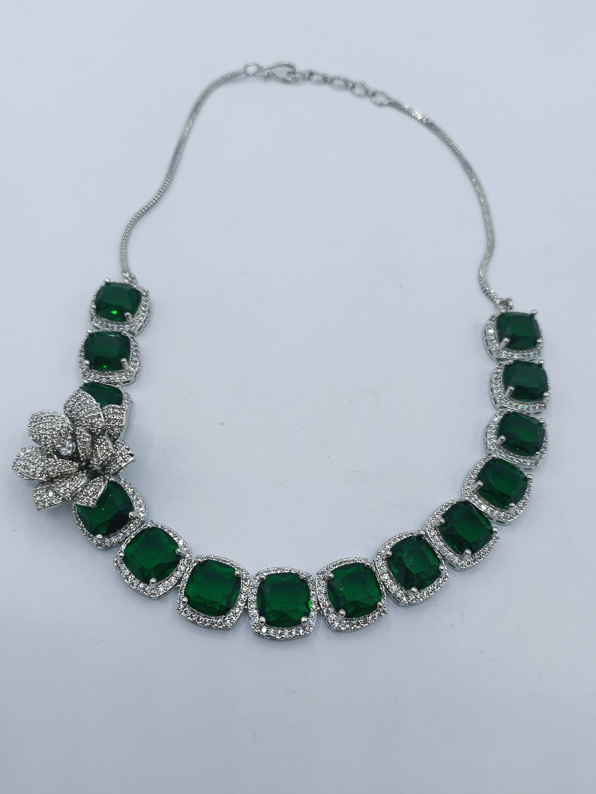 marvelous american  necklace