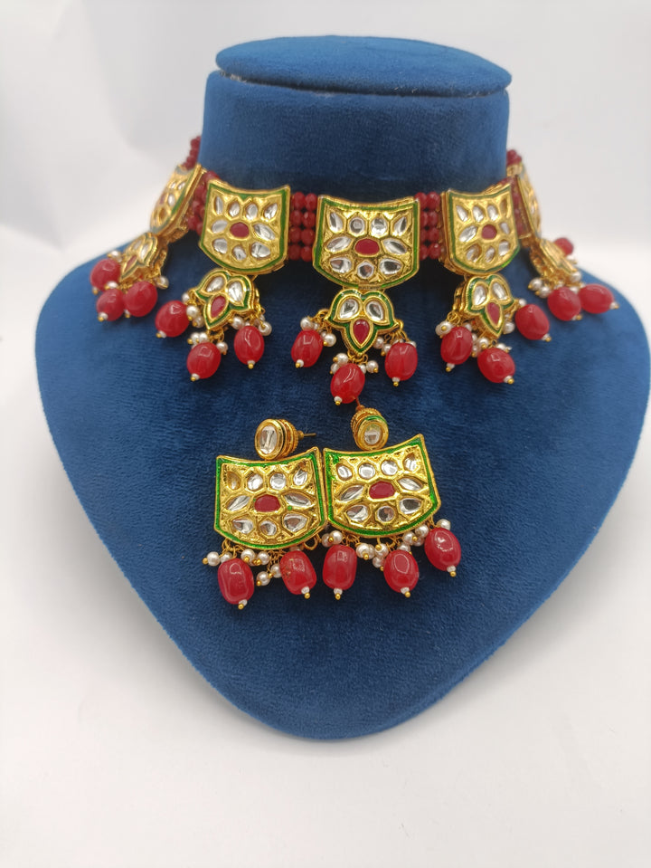 glamourous Kundan choker