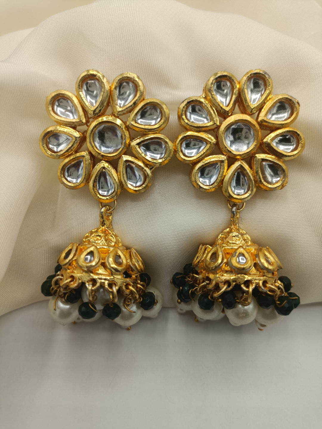 Traditional Thappa Kundan choker