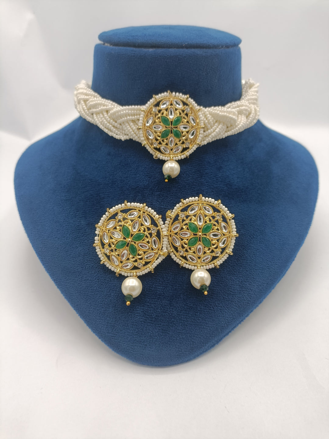 Kundan choker