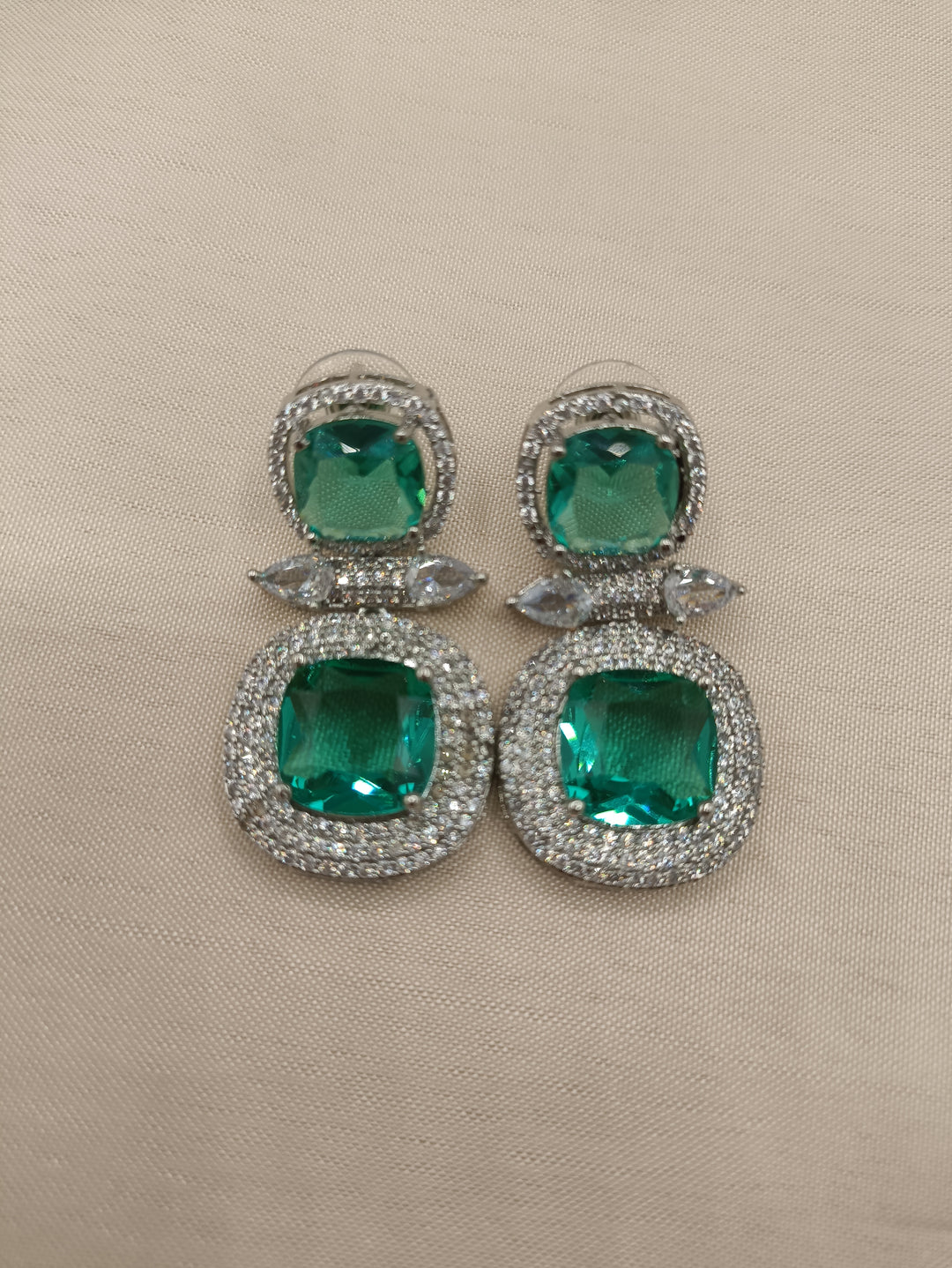 Square premium diamond earrings