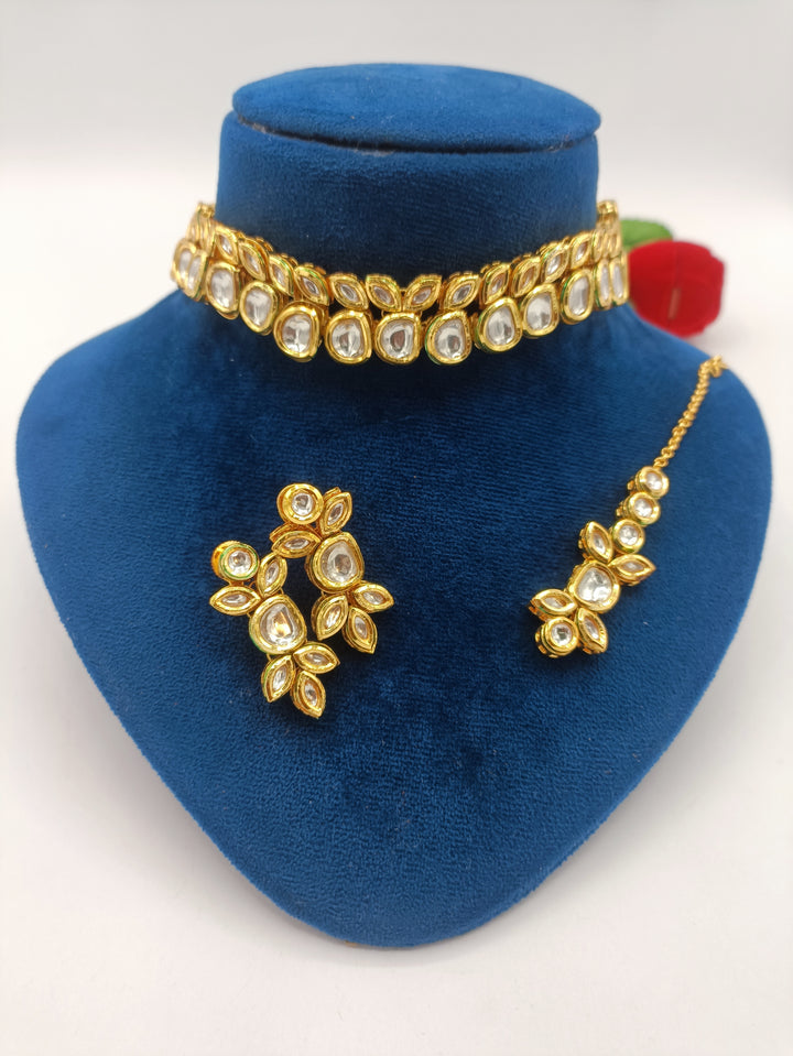 Elegant Kundan choker