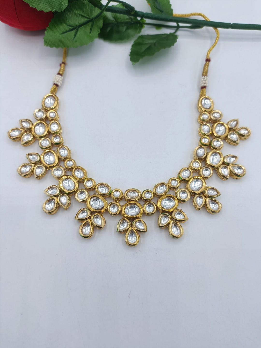 Simple Kundan necklace