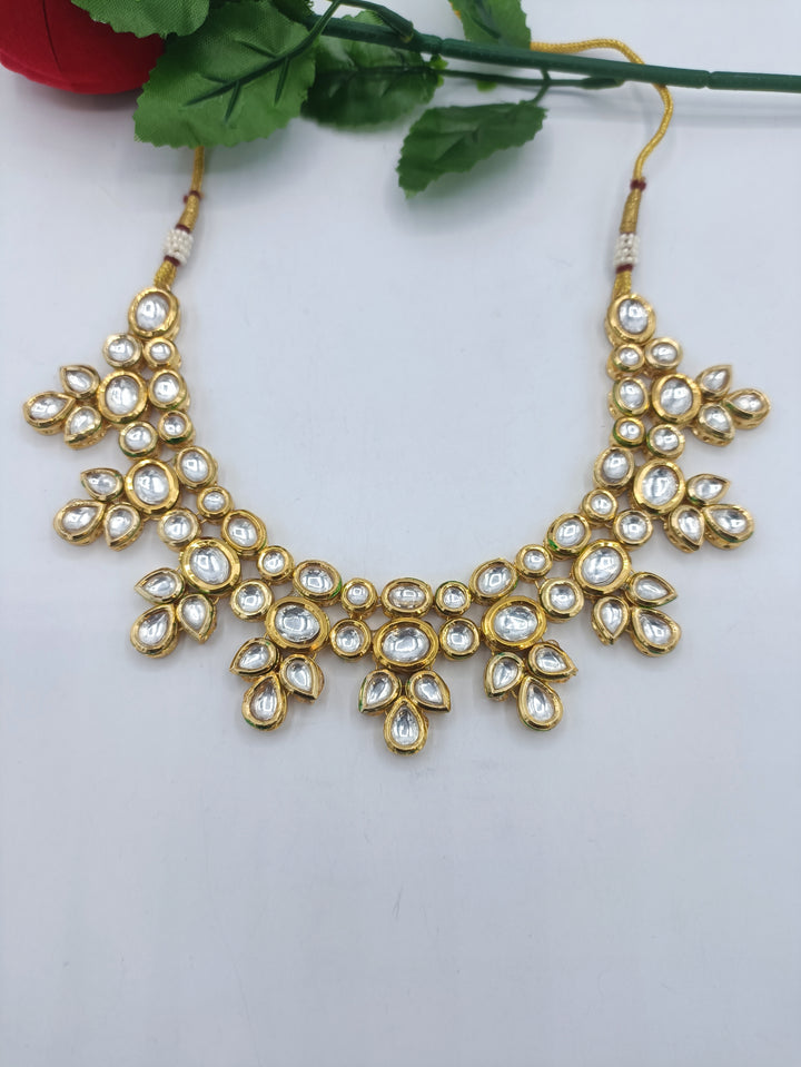 Simple Kundan necklace