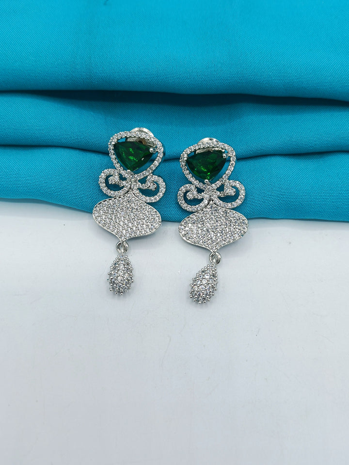 Emerald green Diamond necklace