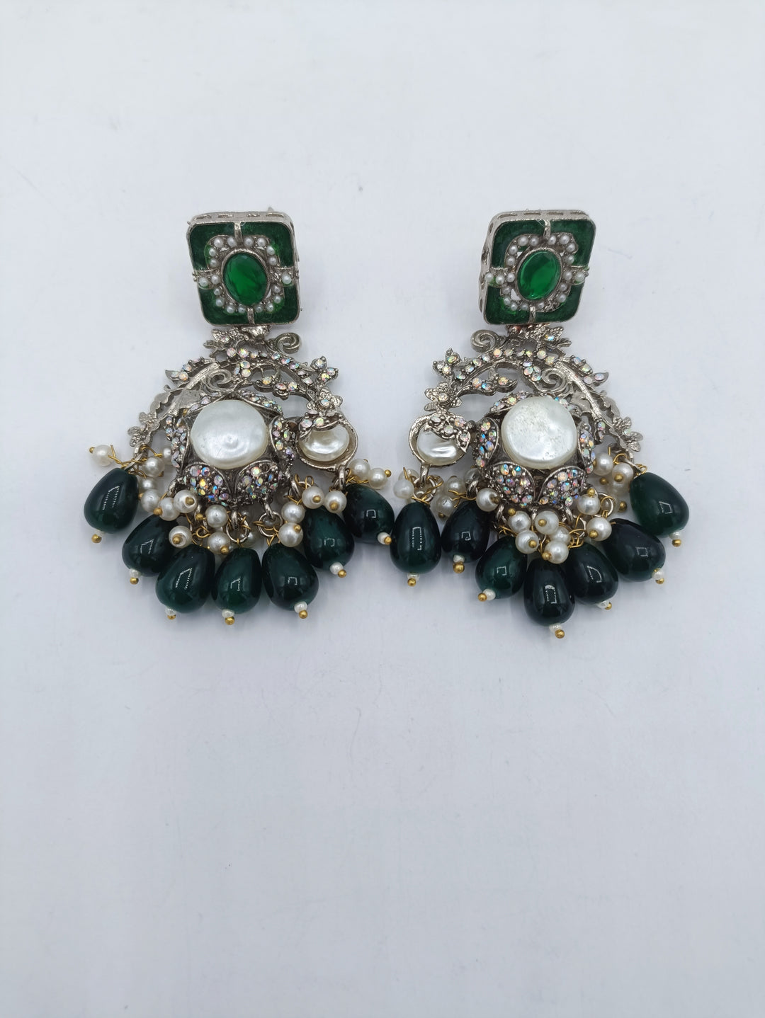 Silver platted emerald green choker