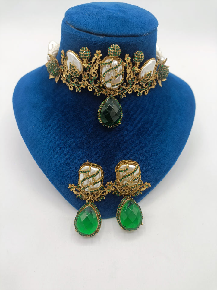 stylish green choker