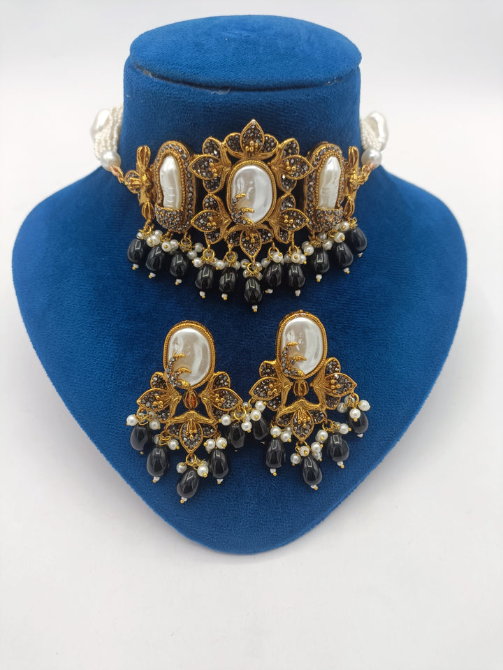 Black antique choker