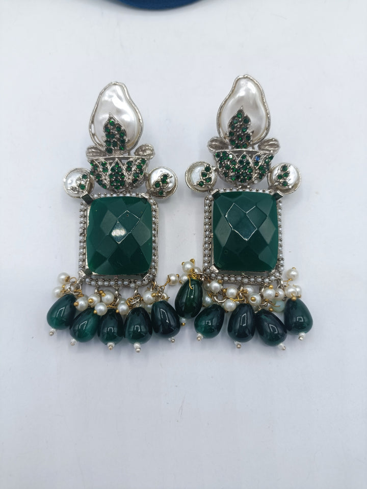 Emerald silver polish choker