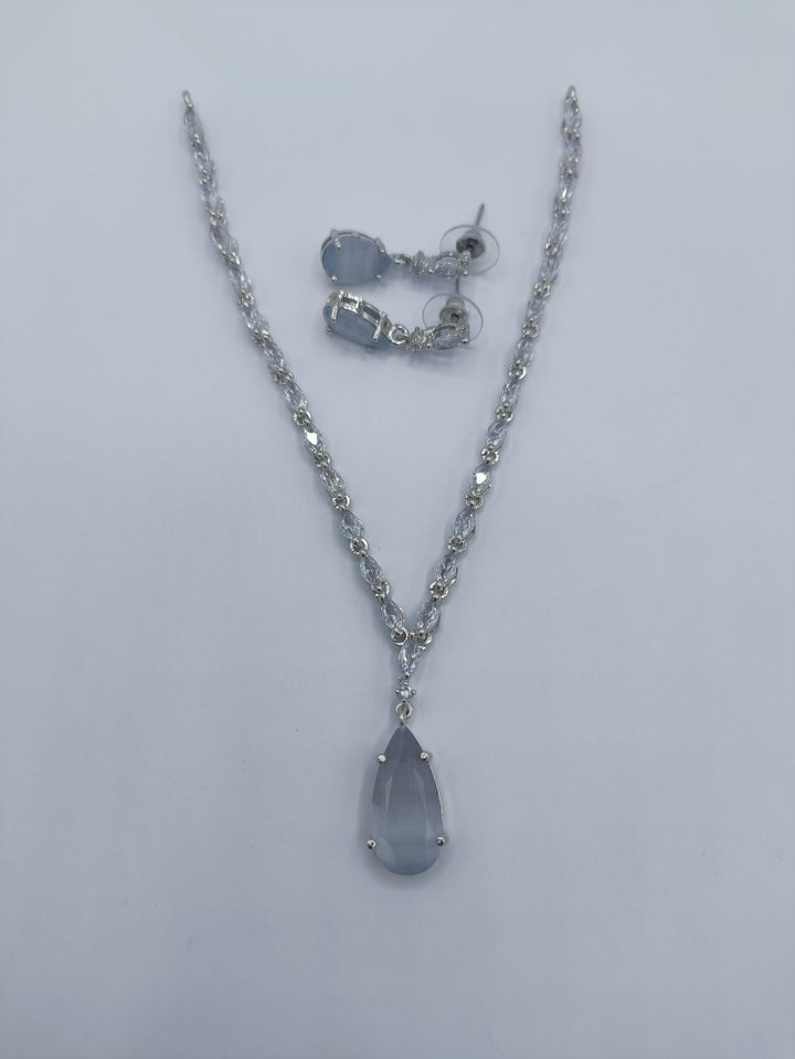 water drop diamond cut neckline