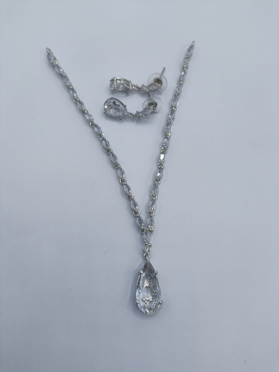 water drop diamond cut neckline