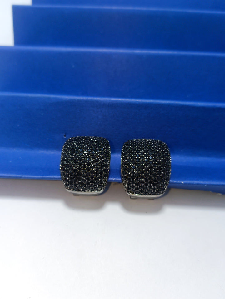 Nano diamond stud earrings