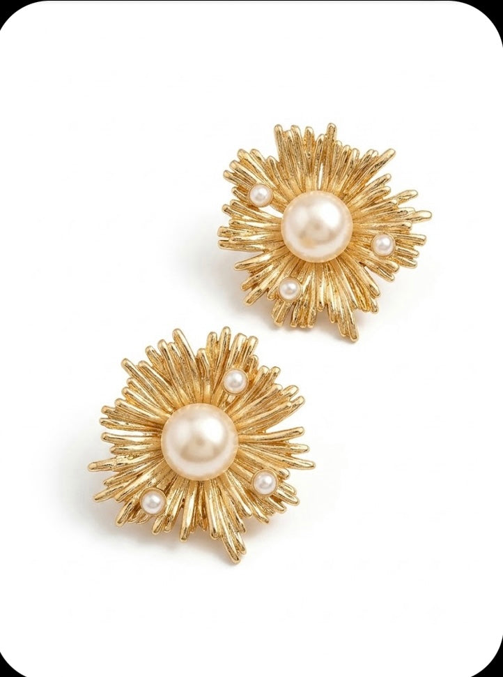 Pearl sunburst studs
