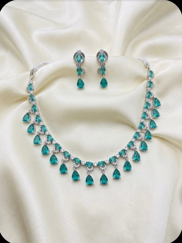 Emerald Elegance Zircon Necklace Set