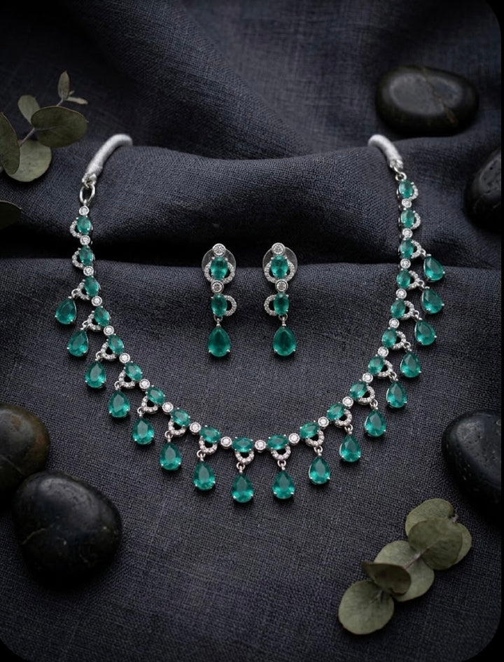 Emerald Elegance Zircon Necklace Set