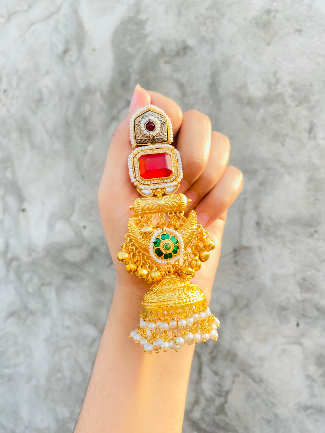 Majestic jhumka