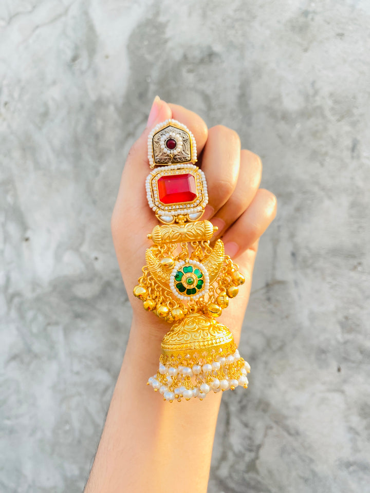 Majestic jhumka