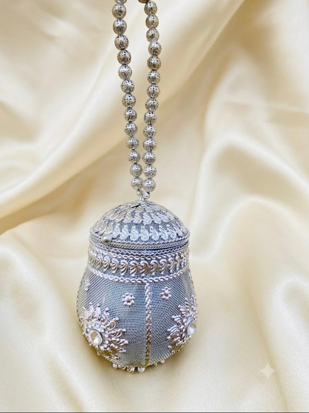 Diamond dust clutch