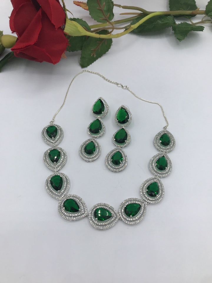 emerald green necklace