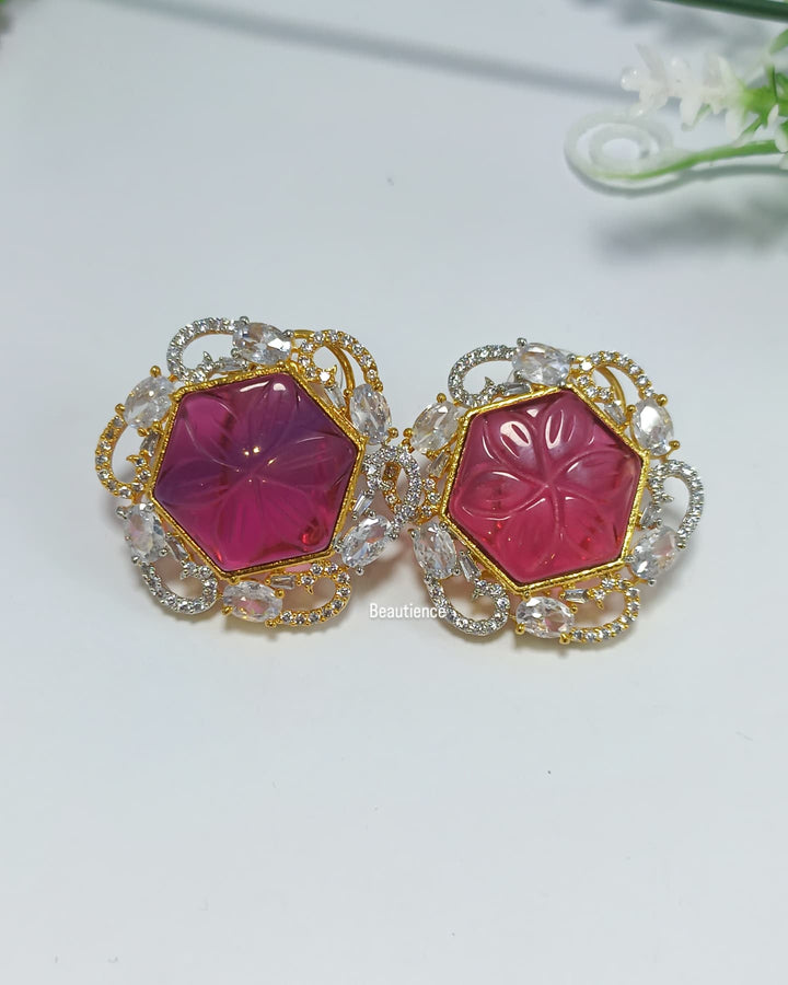 Luxurious carving studs