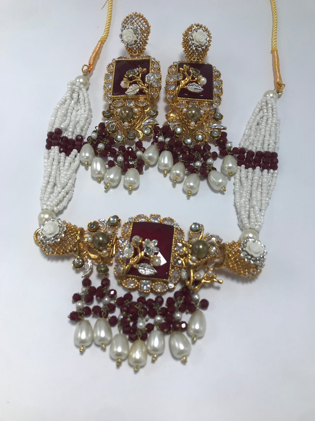 elegant Turkish choker