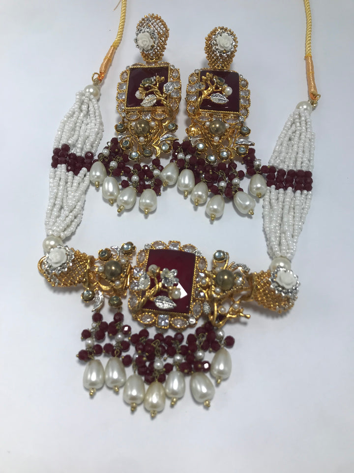 elegant Turkish choker