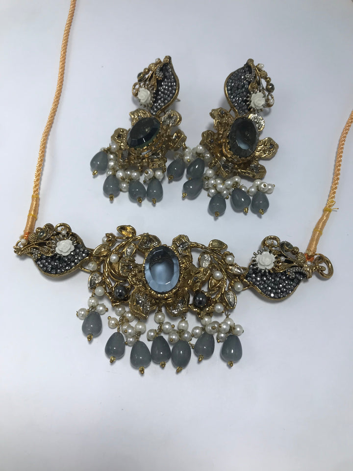 powdered Turkish style choker