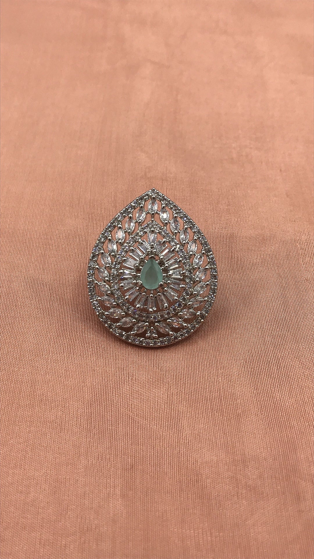 Luxurious Diamond ring