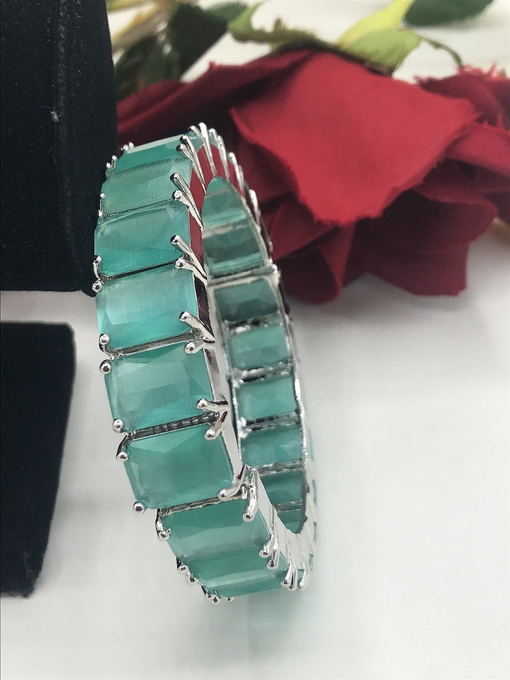 Doublet BANGLE