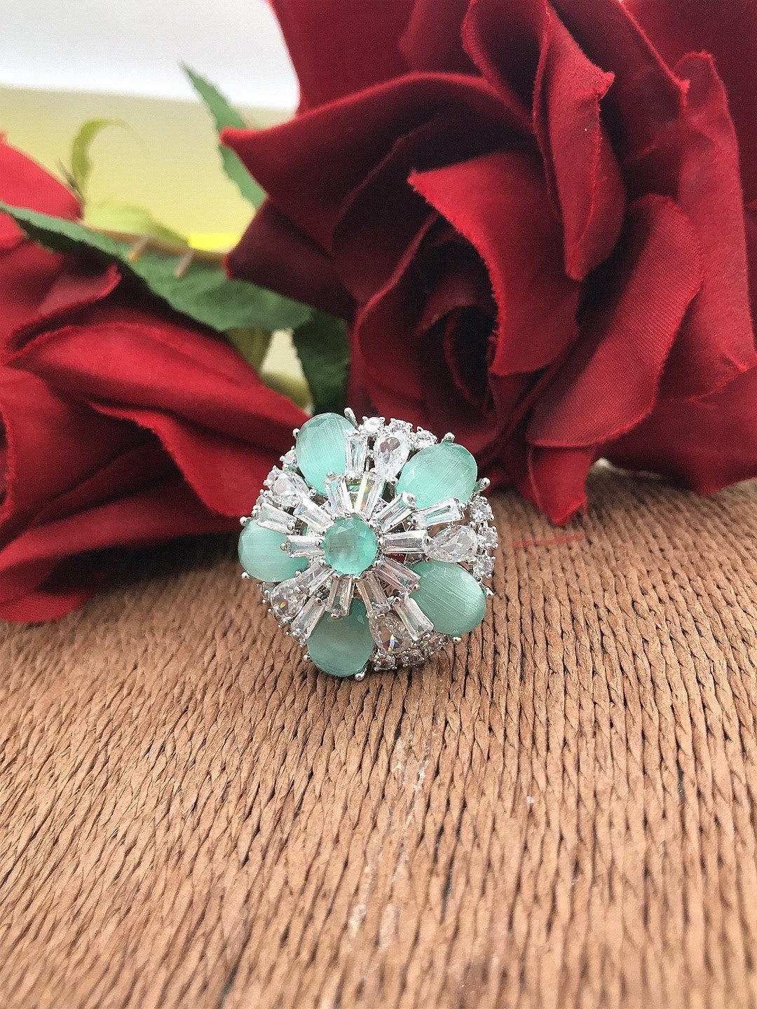 Floral round ring