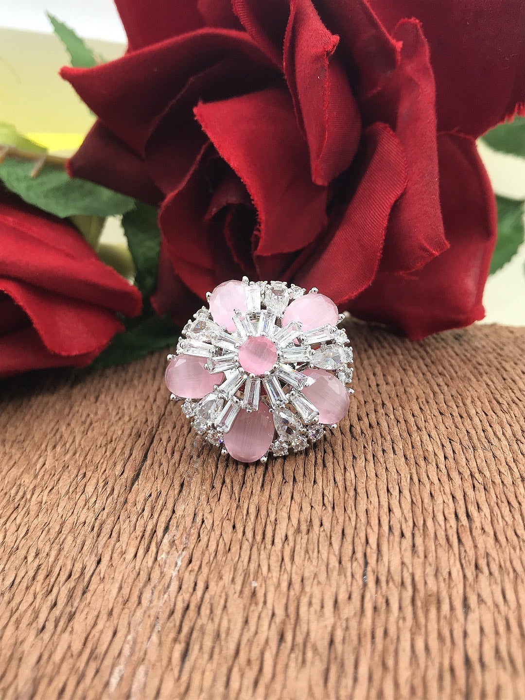 Floral round ring