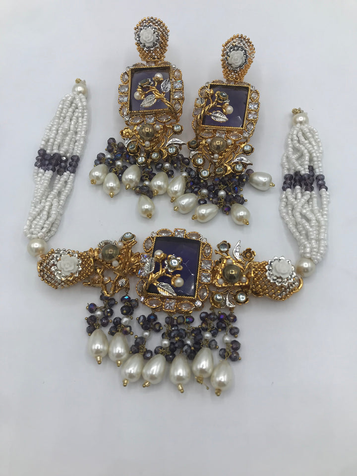 elegant Turkish choker