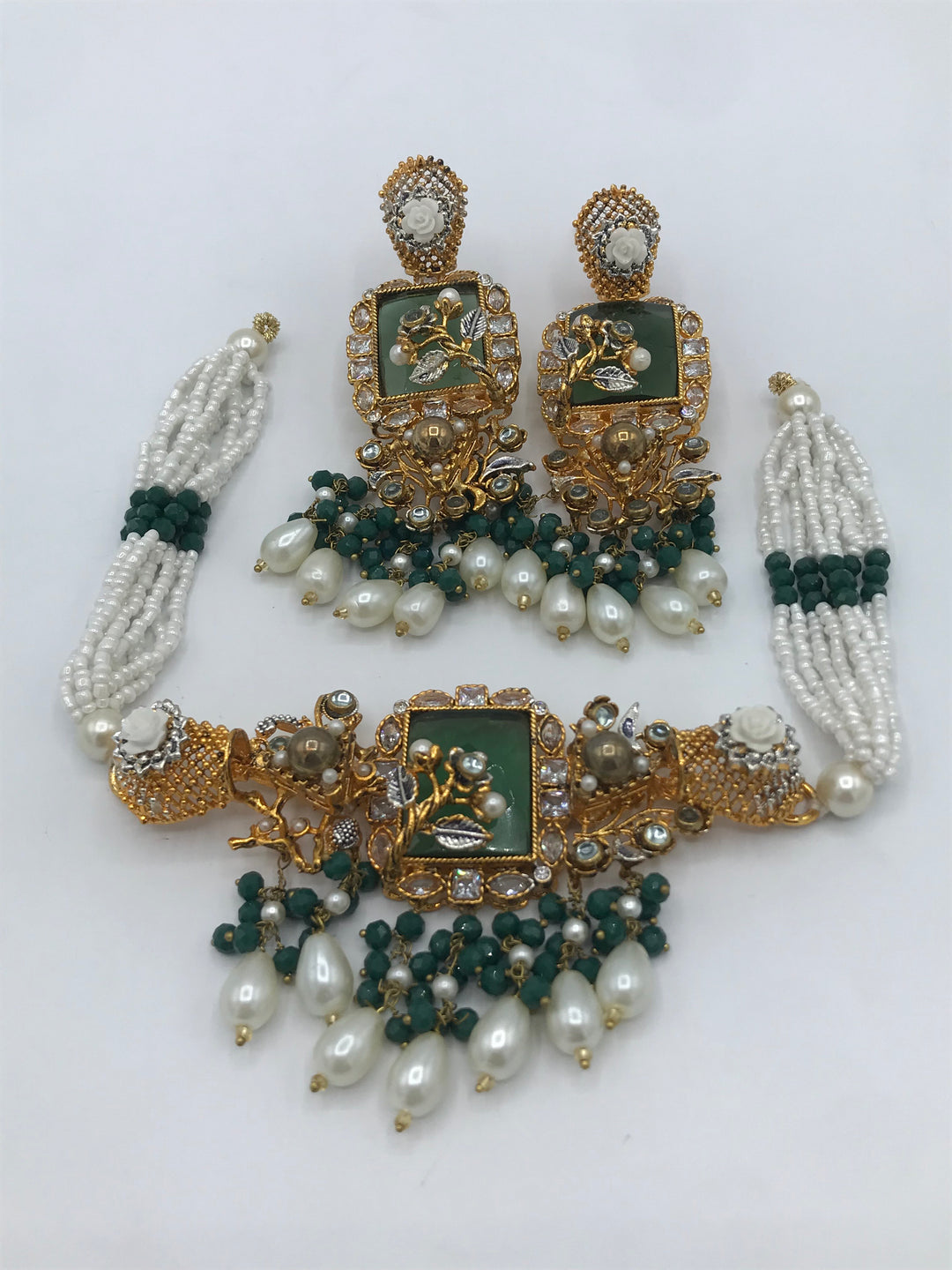 elegant Turkish choker